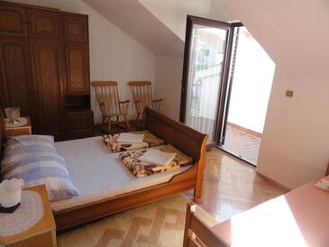 Apartments by the sea Okrug Gornji, Čiovo - 11231