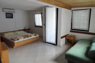 Apartments by the sea Okrug Gornji, Čiovo - 11231