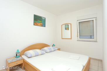 Family-friendly apartments with swimming pool Bušinci, Čiovo - 11232