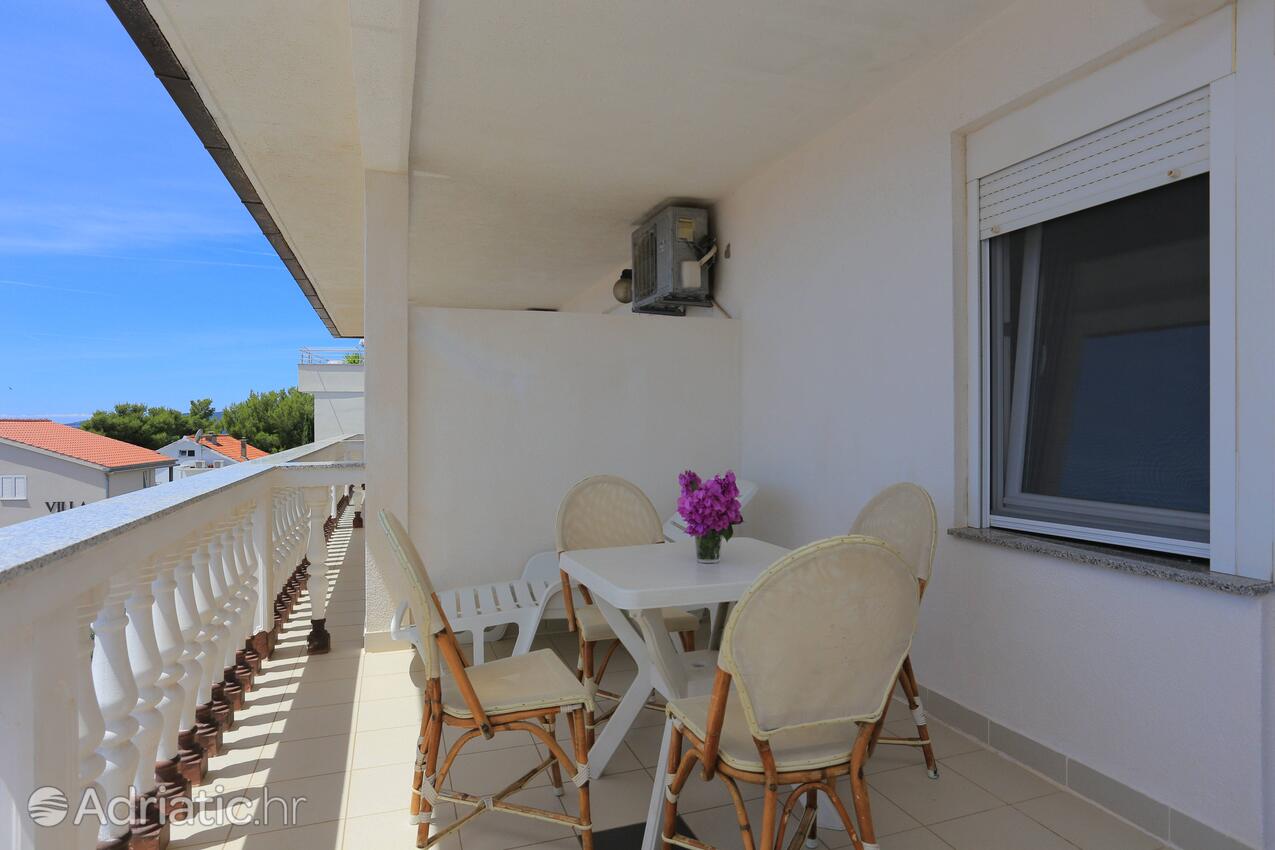 A-11232-d - Private accommodation - Family friendly apartments with a swimming pool Bušinci, Čiovo