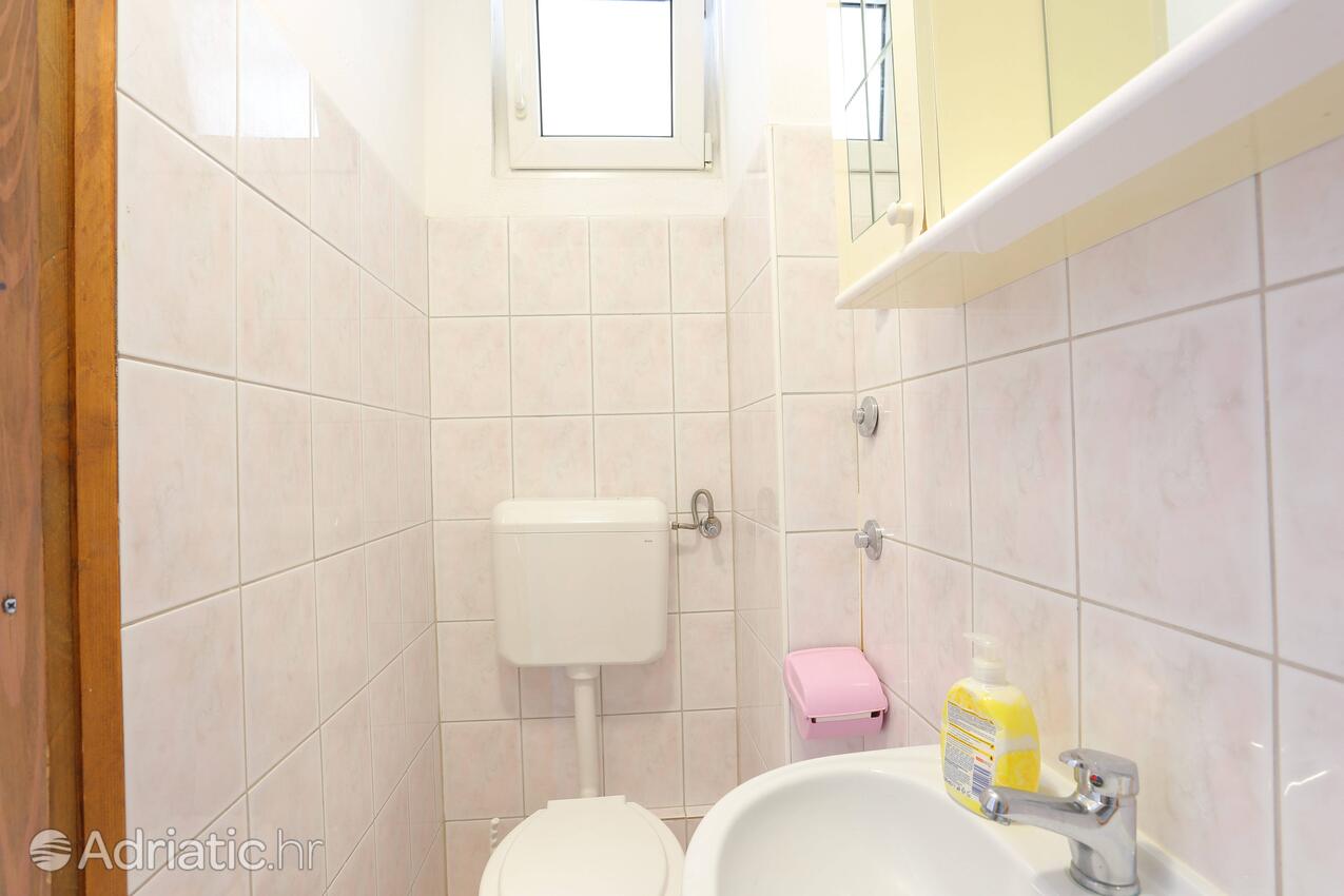 A-11232-e - Private accommodation - Family friendly apartments with a swimming pool Bušinci, Čiovo