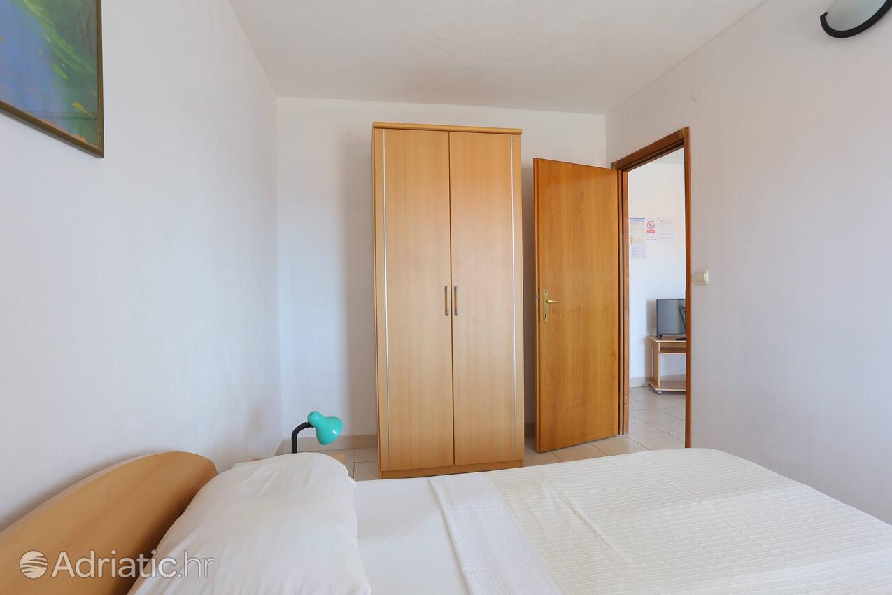 A-11232-e - Private accommodation - Family friendly apartments with a swimming pool Bušinci, Čiovo