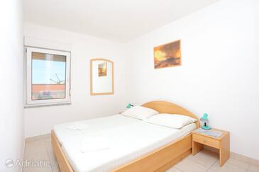 Family-friendly apartments with swimming pool Bušinci, Čiovo - 11232