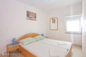 Family-friendly apartments with swimming pool Bušinci, Čiovo - 11232