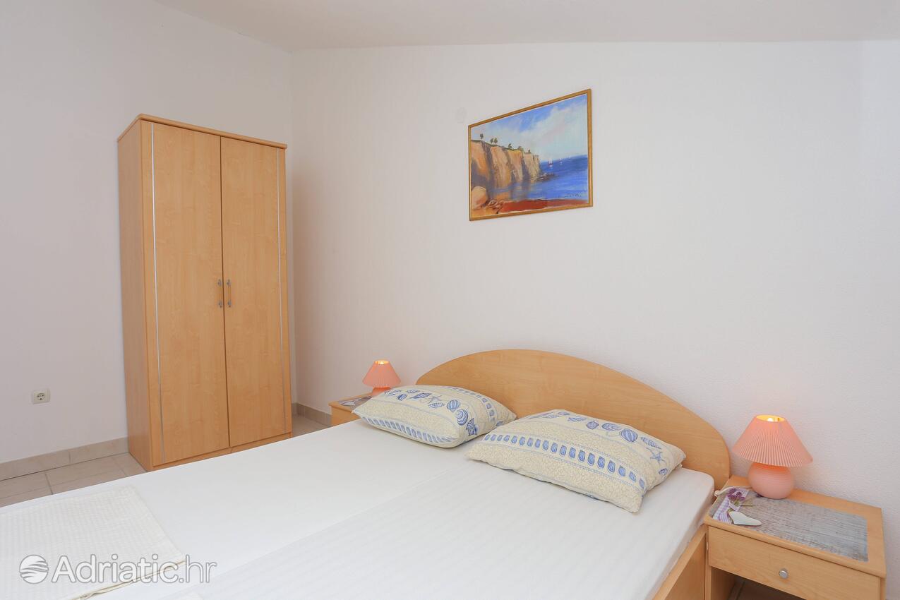 A-11232-g - Private accommodation - Family friendly apartments with a swimming pool Bušinci, Čiovo