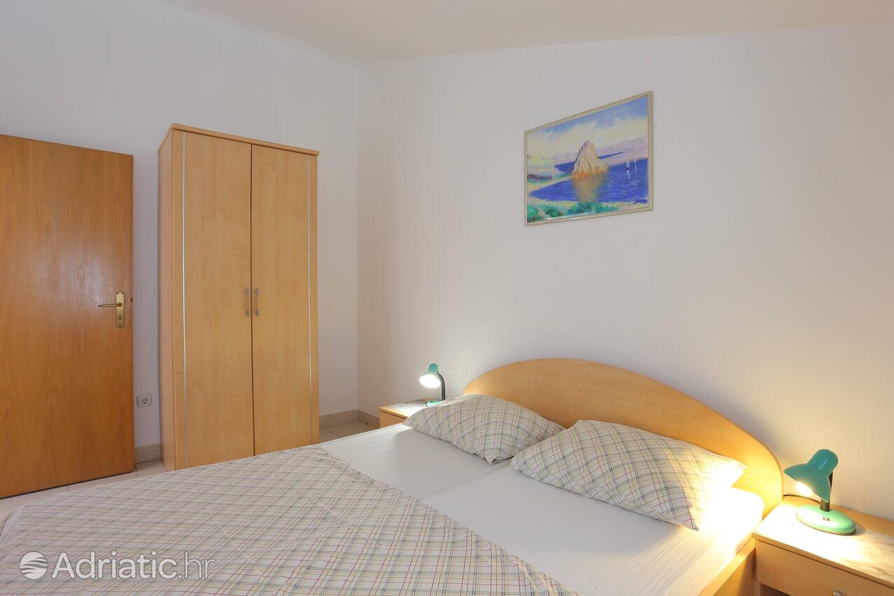 A-11232-h - Private accommodation - Family friendly apartments with a swimming pool Bušinci, Čiovo