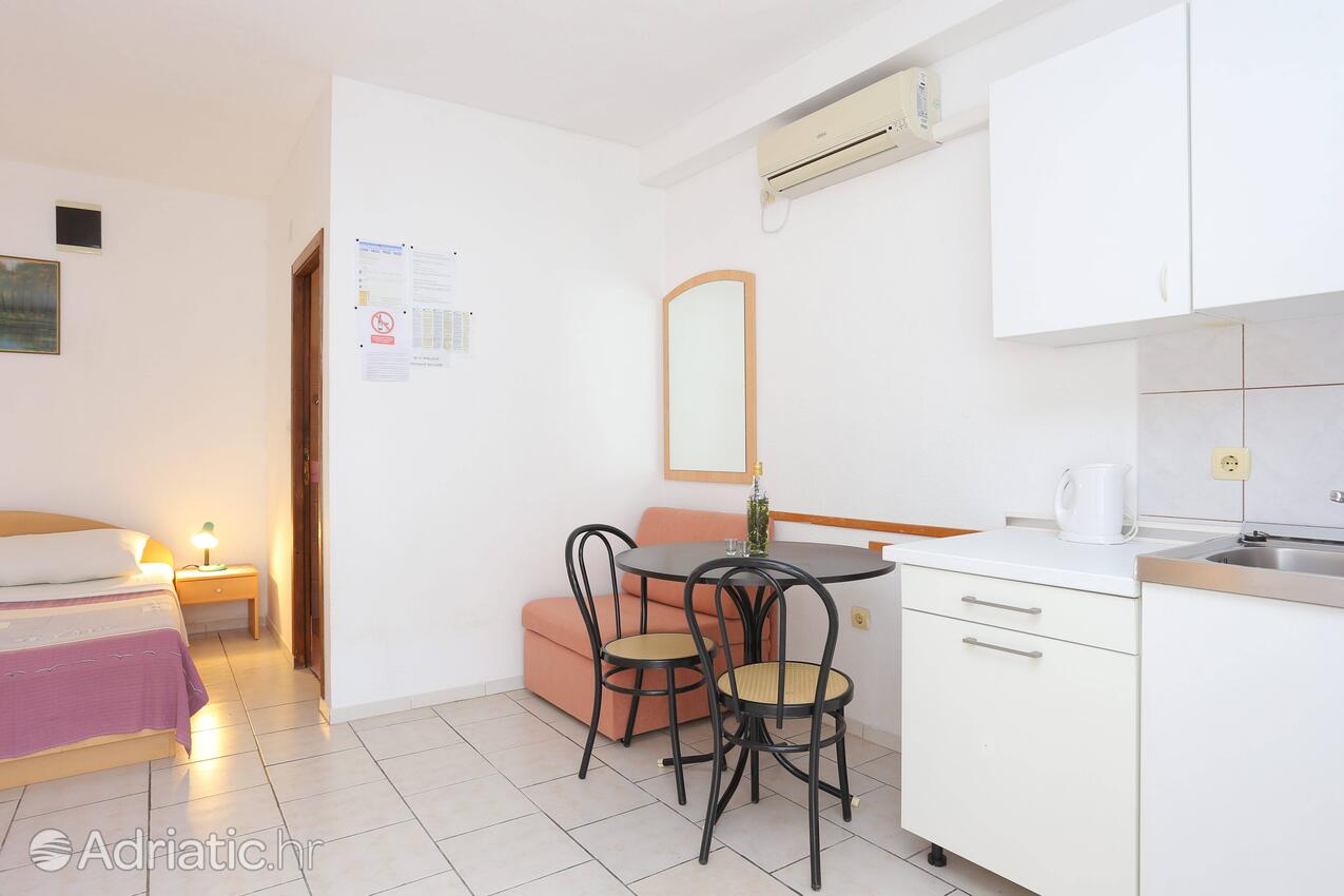 AS-11232-b - Private accommodation - Family friendly apartments with a swimming pool Bušinci, Čiovo
