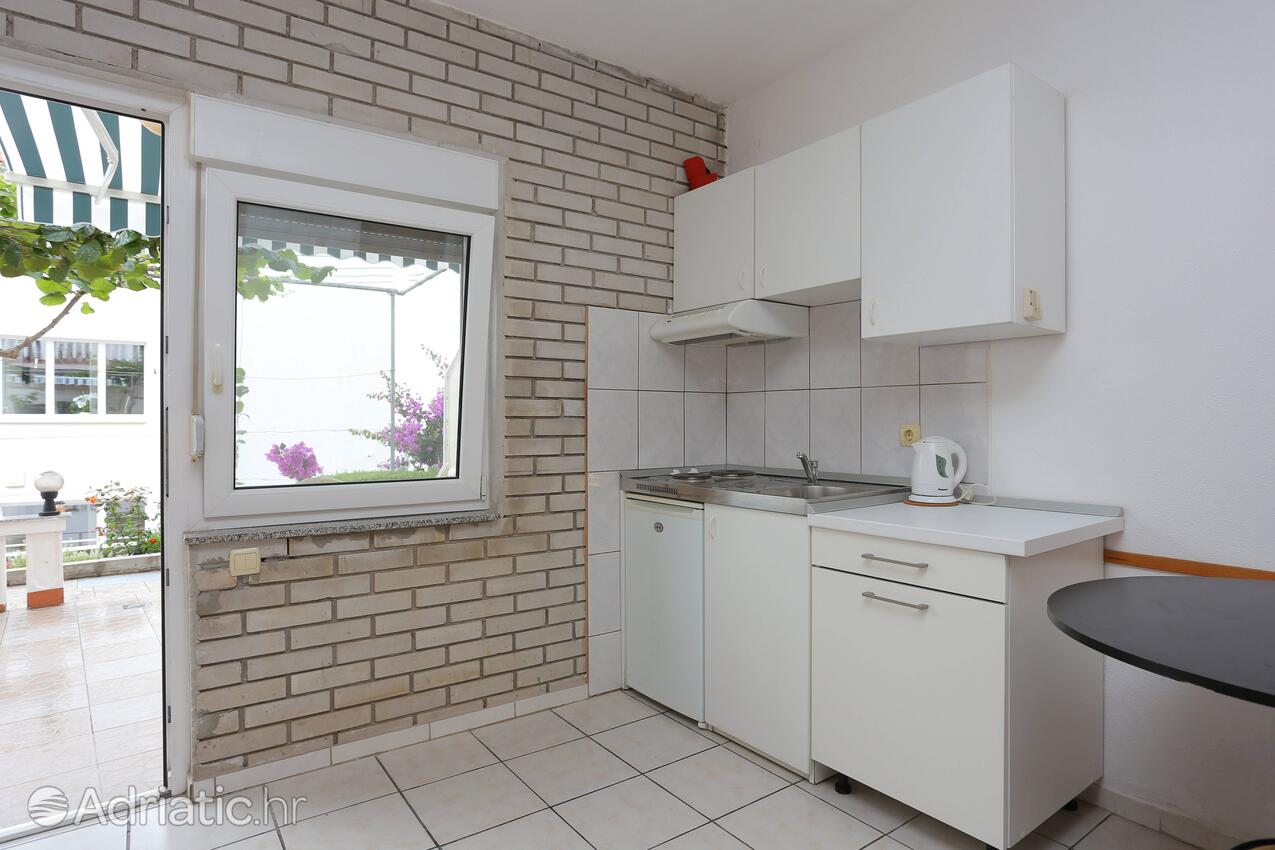AS-11232-c - Private accommodation - Family friendly apartments with a swimming pool Bušinci, Čiovo