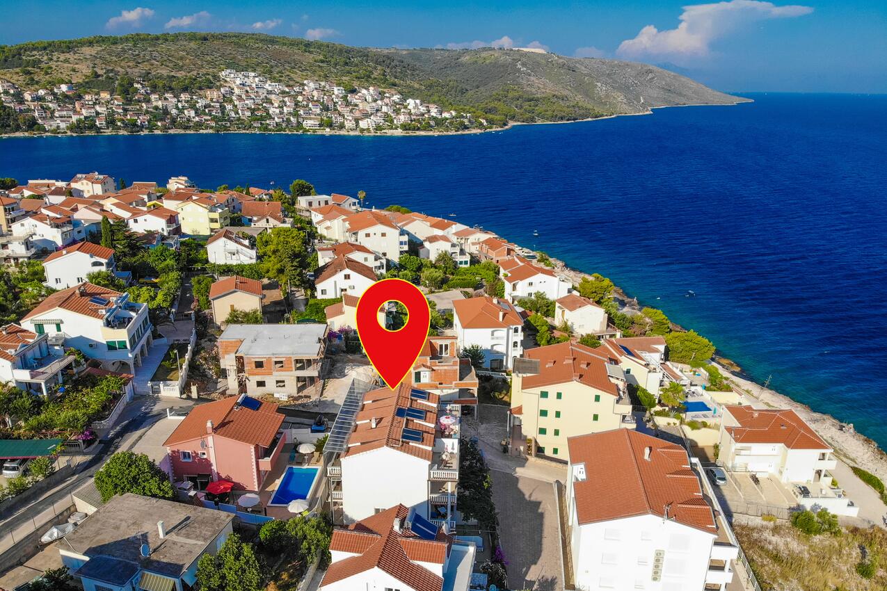 Property - Family friendly apartments with a swimming pool Bušinci, Čiovo