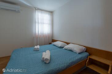 Appartamenti con piscina per famiglie Novigrad - 11242