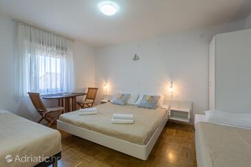 Апартаменти для сім'ї з басейном Новіград - Novigrad - 11242