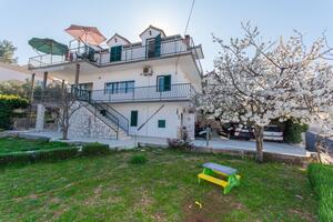 Apartments by the sea Slatine, Čiovo - 1126