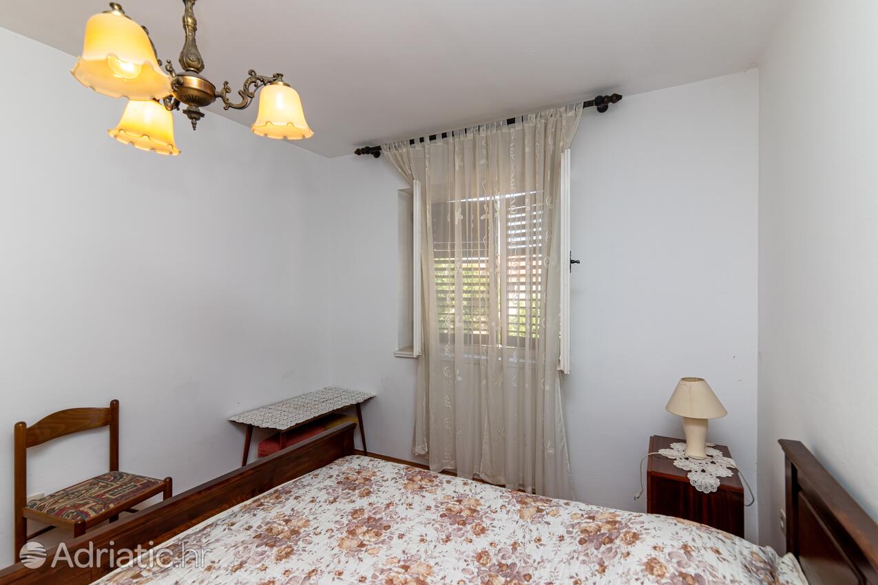 A-11278-a - Alloggi privati - Appartamenti con parcheggio San Pietro di Brazza - Supetar, Brazza - Brač