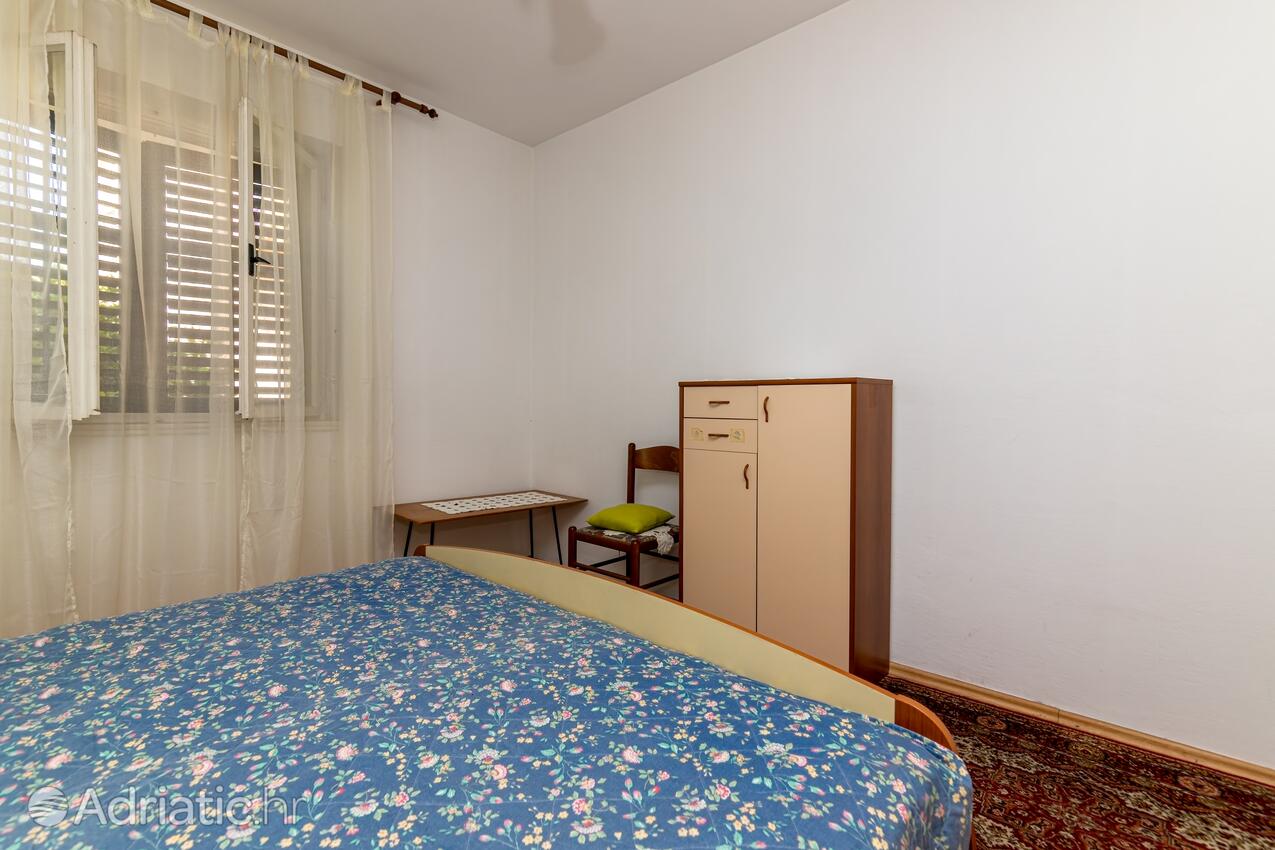 A-11278-a - Alloggi privati - Appartamenti con parcheggio San Pietro di Brazza - Supetar, Brazza - Brač