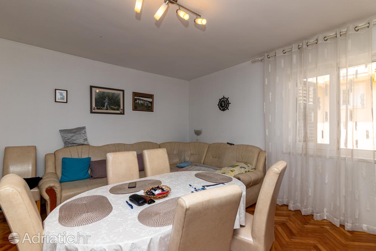 A-11278-a - Alloggi privati - Appartamenti con parcheggio San Pietro di Brazza - Supetar, Brazza - Brač