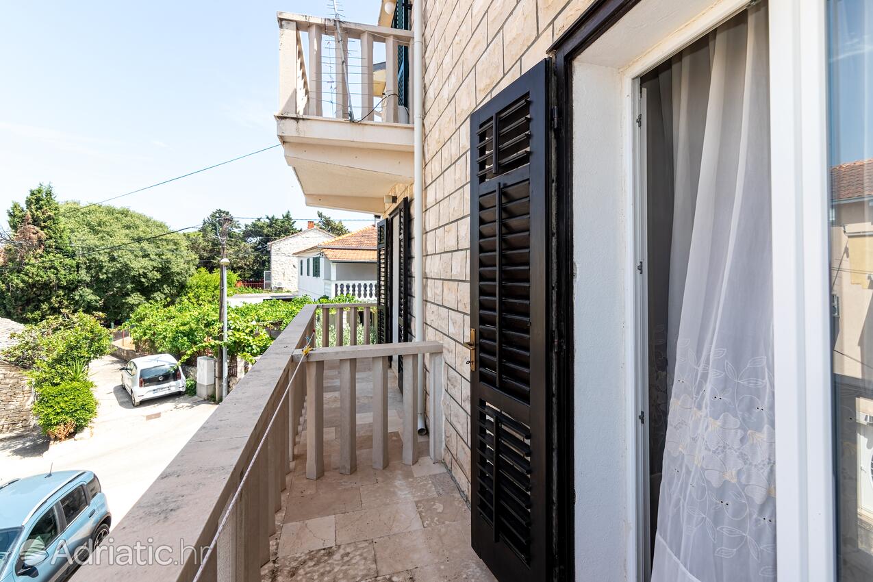 A-11278-b - Alloggi privati - Appartamenti con parcheggio San Pietro di Brazza - Supetar, Brazza - Brač