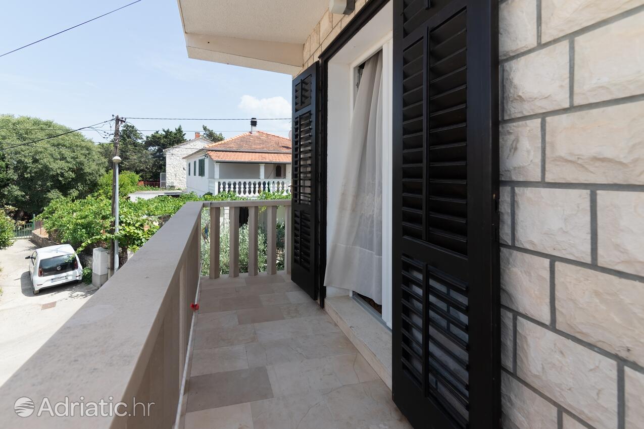 A-11278-b - Alloggi privati - Appartamenti con parcheggio San Pietro di Brazza - Supetar, Brazza - Brač