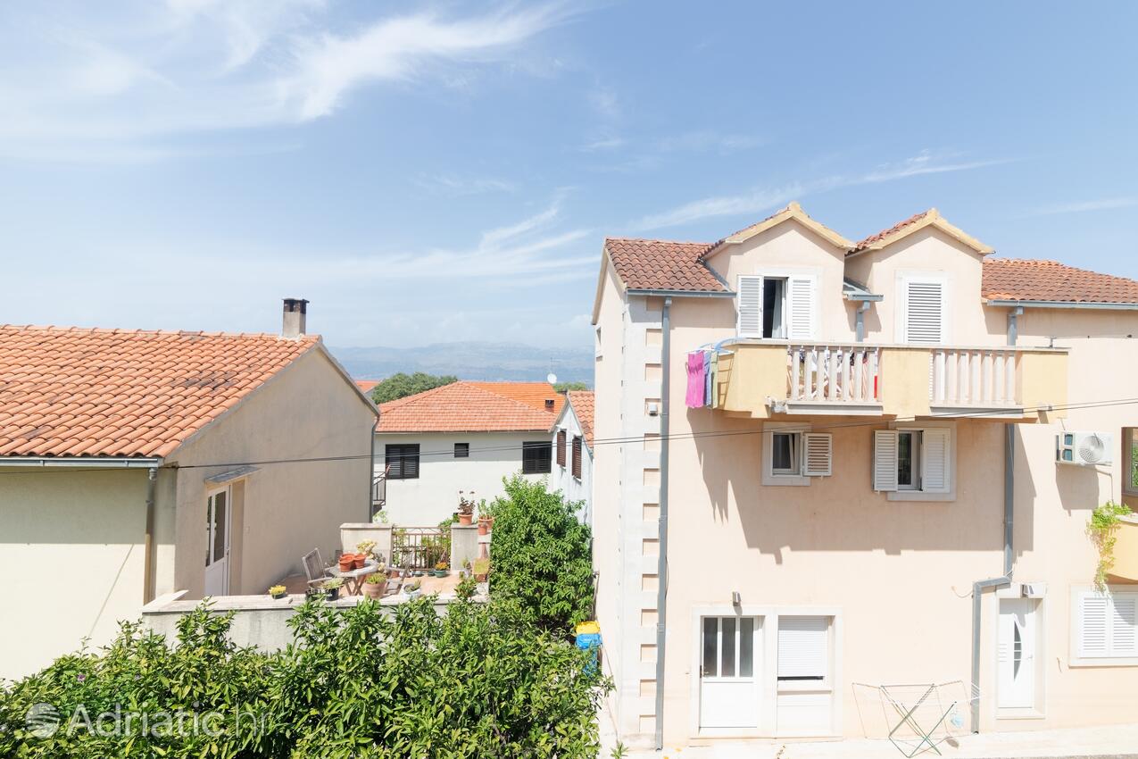 A-11278-b - Alloggi privati - Appartamenti con parcheggio San Pietro di Brazza - Supetar, Brazza - Brač