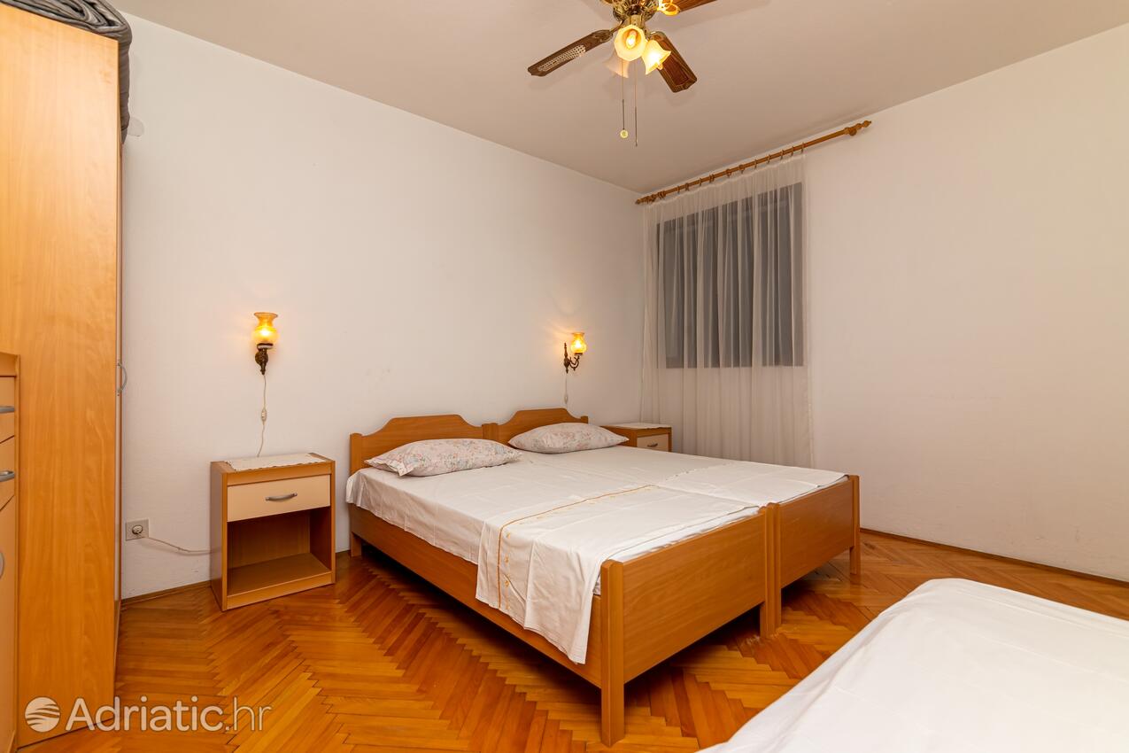 A-11278-b - Alloggi privati - Appartamenti con parcheggio San Pietro di Brazza - Supetar, Brazza - Brač