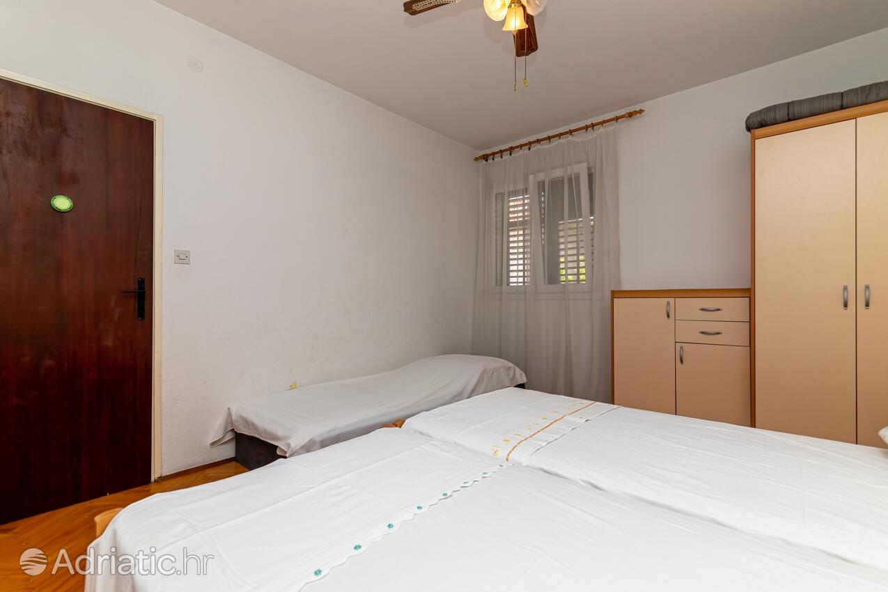 A-11278-b - Alloggi privati - Appartamenti con parcheggio San Pietro di Brazza - Supetar, Brazza - Brač