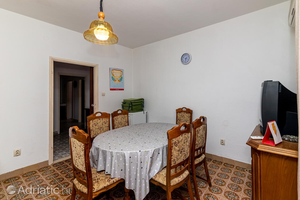A-11278-b - Alloggi privati - Appartamenti con parcheggio San Pietro di Brazza - Supetar, Brazza - Brač