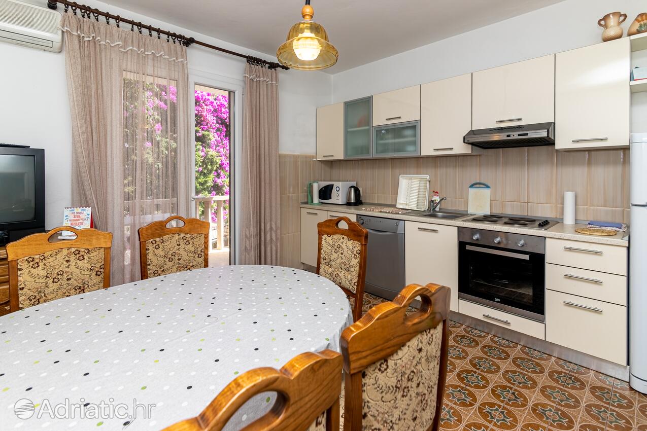 A-11278-b - Alloggi privati - Appartamenti con parcheggio San Pietro di Brazza - Supetar, Brazza - Brač
