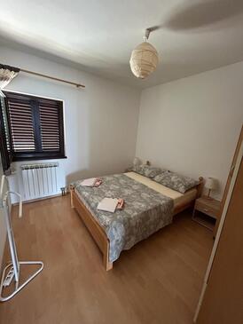 Apartments by the sea Slatine, Čiovo - 1128