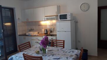 Apartments by the sea Stomorska, Šolta - 11298