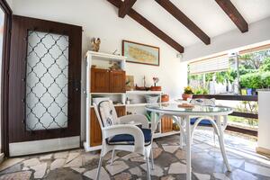 2-Zimmer-Ferienwohnung Splitska 2-Zimmer-Ferienwohnung Splitska, Brac (A-11300-a)