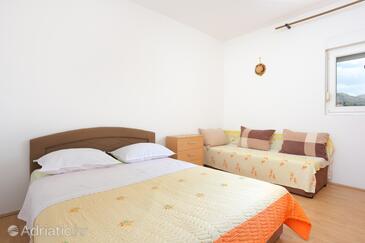 Apartments with parking space Grebaštica, Šibenik - 11301