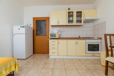 Apartments with parking space Marušići, Omiš - 1131