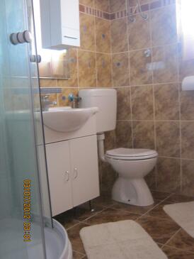 Apartments with balcony Tisno, North Dalmatia