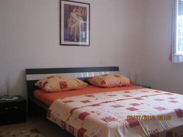 Apartments with balcony Tisno, North Dalmatia