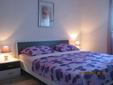 Apartments with balcony Tisno, North Dalmatia