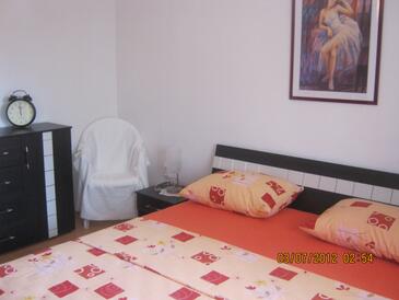 Apartments with balcony Tisno, North Dalmatia