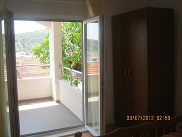 Apartments with balcony Tisno, North Dalmatia