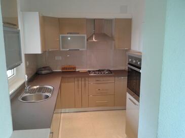 Apartments with balcony Tisno, North Dalmatia