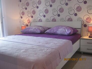 Apartments with balcony Tisno, North Dalmatia