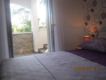 Apartments with balcony Tisno, North Dalmatia