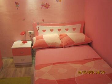 Apartments with balcony Tisno, North Dalmatia