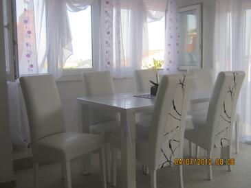 Apartments with balcony Tisno, North Dalmatia