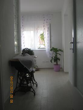 Apartments with balcony Tisno, North Dalmatia