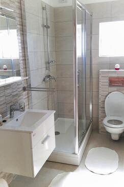 Apartments with balcony Tisno, North Dalmatia