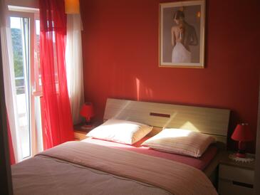 Apartments with balcony Tisno, North Dalmatia