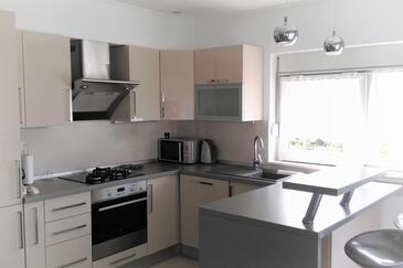 Apartments with balcony Tisno, North Dalmatia