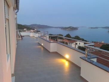 Apartments with balcony Tisno, North Dalmatia