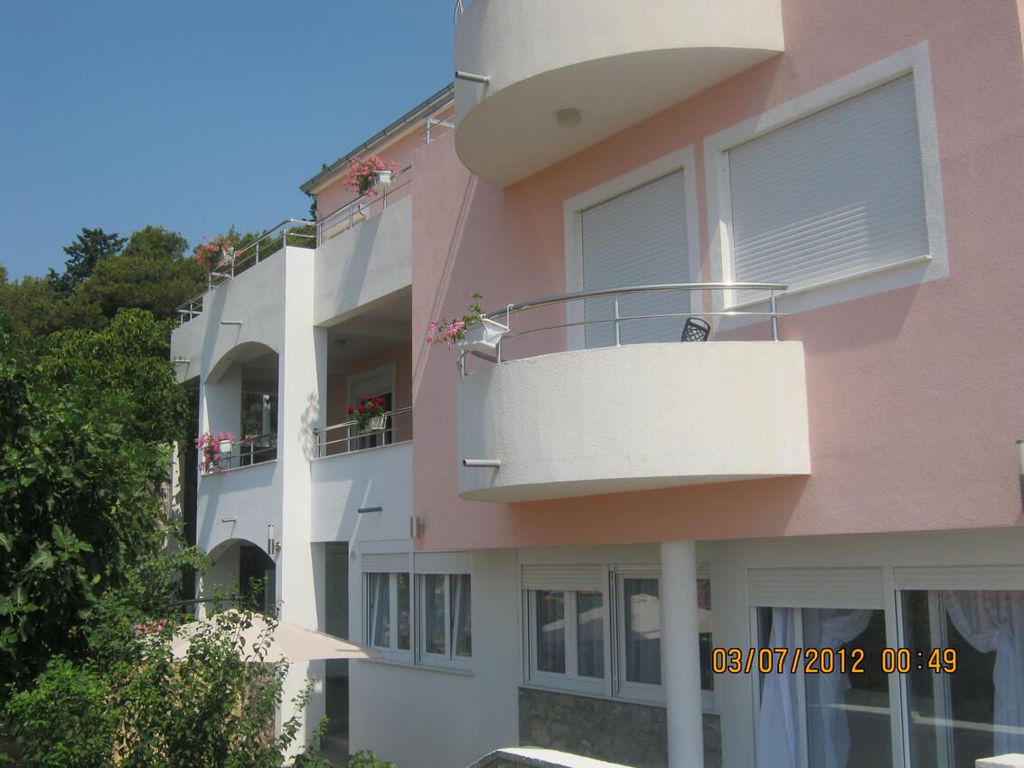 Apartments with balcony Tisno, North Dalmatia