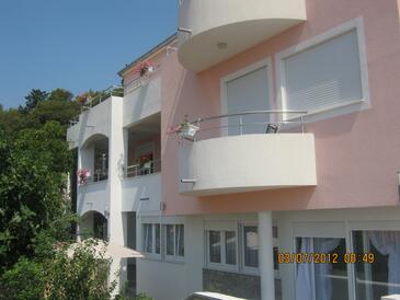 Apartments with balcony Tisno, North Dalmatia