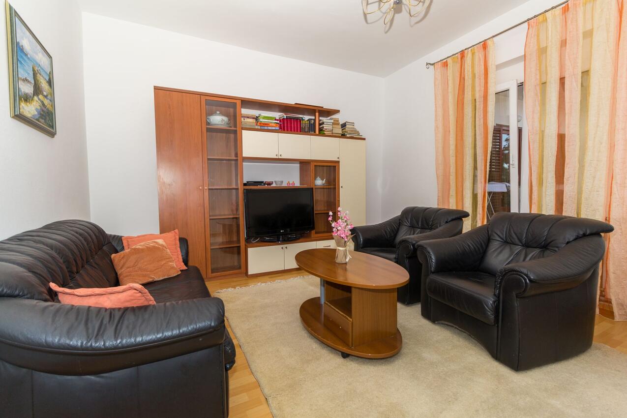 Apartmani s parkingom Biograd na Moru, Biograd - 11327