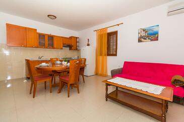 Apartments with parking space Biograd na Moru, Biograd - 11327
